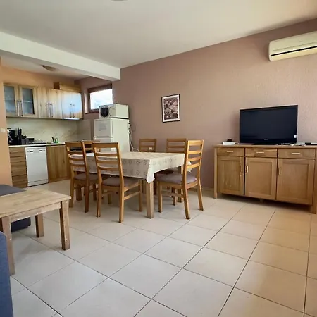 Guest House Primorsko - Uzundzha Ferienhaus